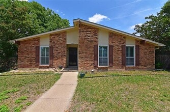 Building Photo - 1805 Spanish Trail