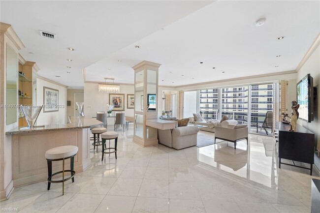 Foto del edificio - 2 br, 2.5 bath Condo - 9601 Collins Ave Ap...