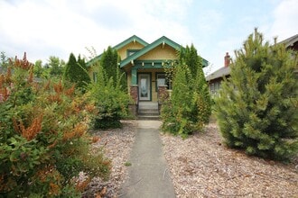 Building Photo - 4818 S Yakima Ave