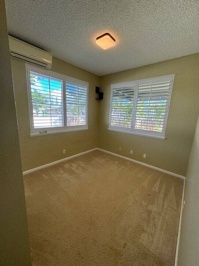 Building Photo - For Rent - 95-1031 Kahele St.
