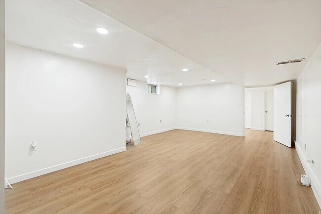 Foto del edificio - 8947 S 500 E