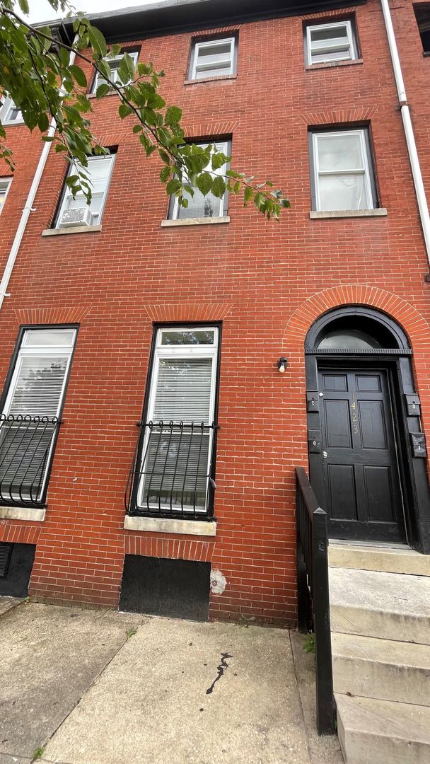 Building Photo - 1423 W Fayette St