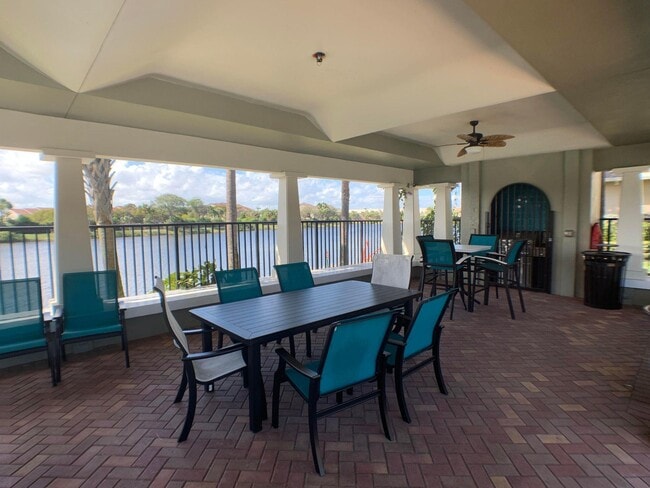 Building Photo - 810 Marina Del Ray Ln