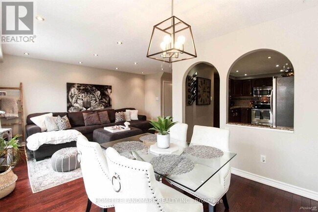 Photo du bâtiment - 1420 Fieldlight Blvd