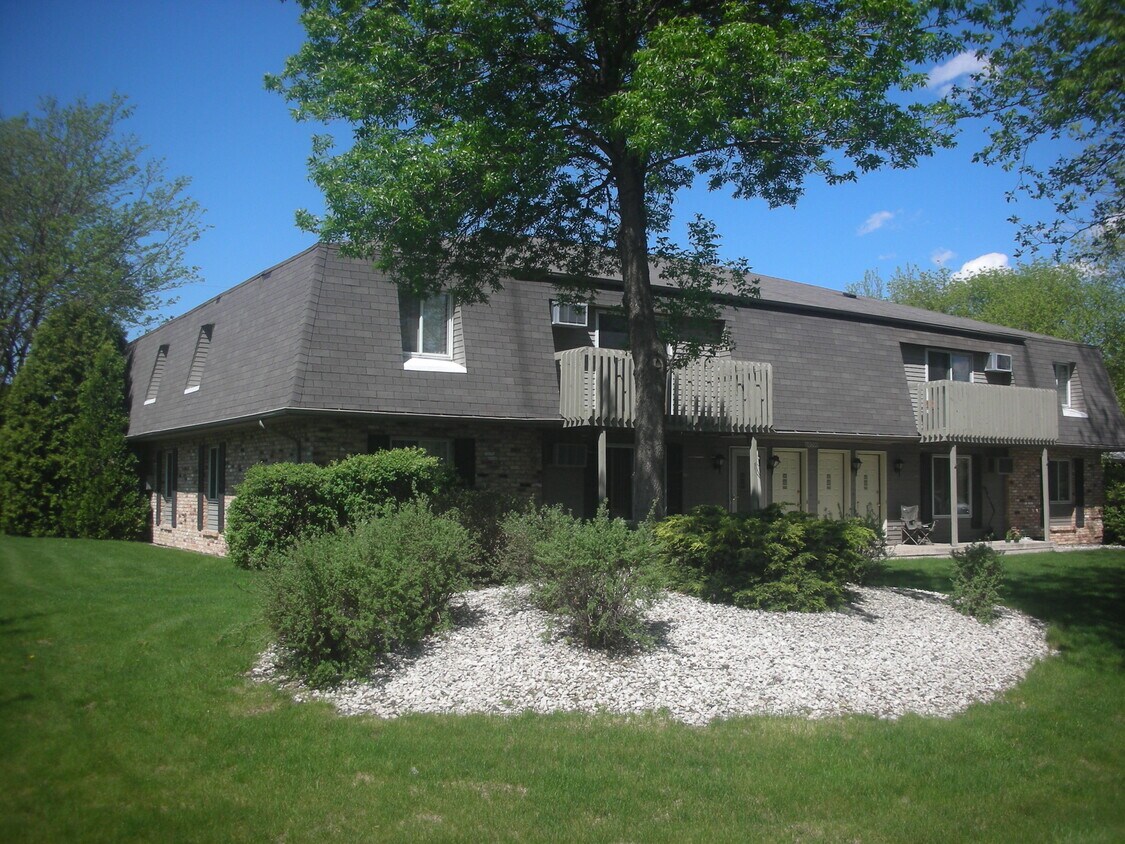 Front of unit - 10700 W Grange Ave