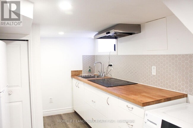 Building Photo - 38 Glenvalley Dr
