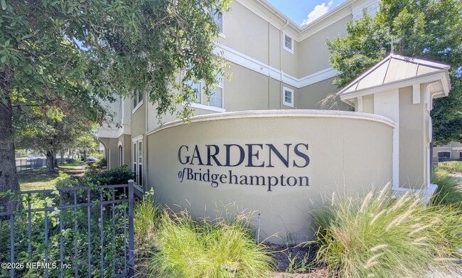 Foto del edificio - 8290 Gate Pkwy W