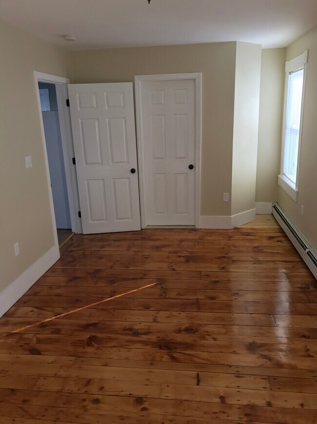 BR 1 - 1224 Lawrence St Apartments