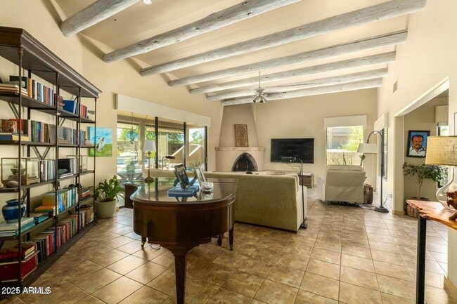 Foto del edificio - 7280 E Mary Sharon Dr