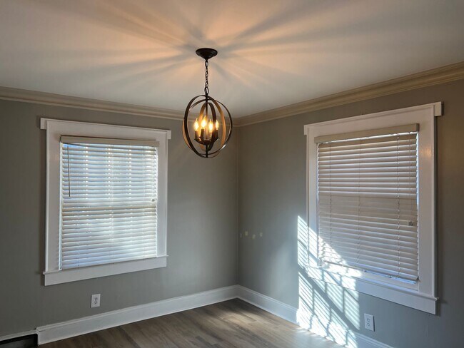 Foto del edificio - Beautiful 3 bedroom 1.5 bathroom house available!