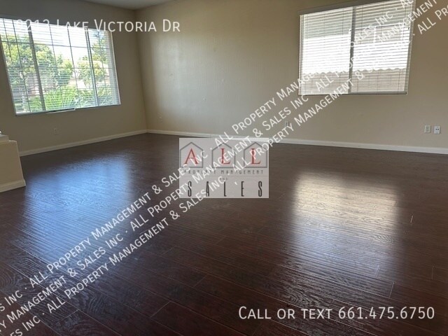 Foto del edificio - 9213 Lake Victoria Dr