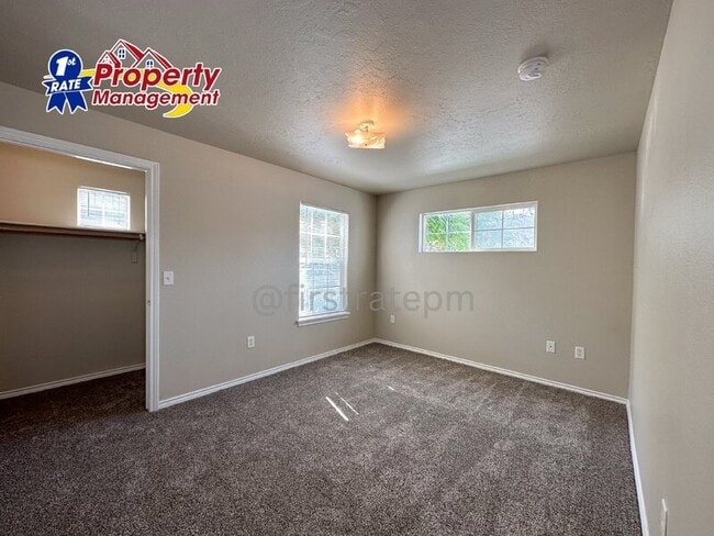 Building Photo - 11896 Cloverbrook Ln