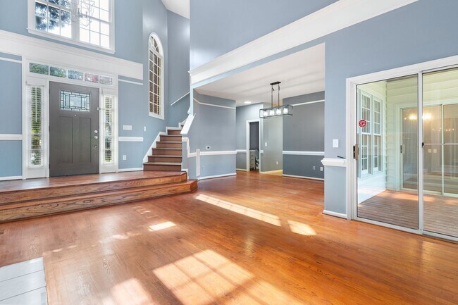 Building Photo - Available Now! Charming 3 Bed, 2.5 Bath Ho...