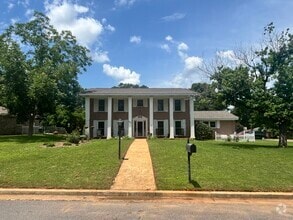 Building Photo - 400 Colonial Dr