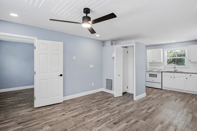 Foto del edificio - 7181 49th Ave N