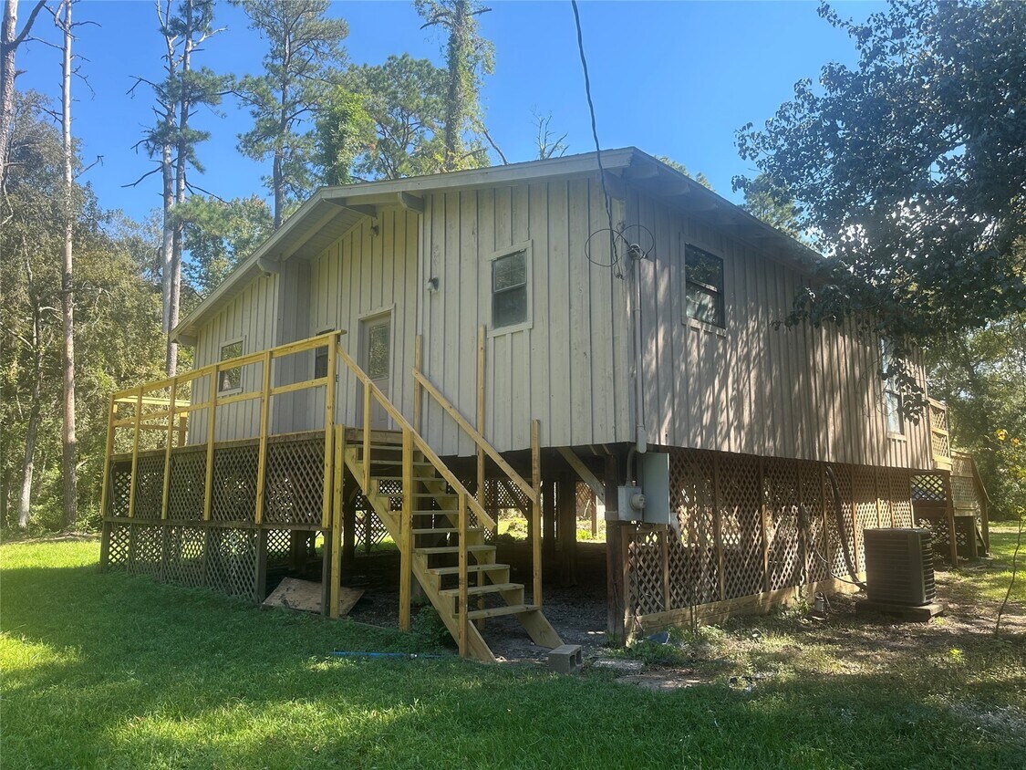 Foto principal - 17901 Pine St