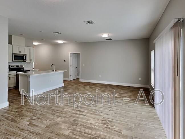 Foto del edificio - 212 W 19th St