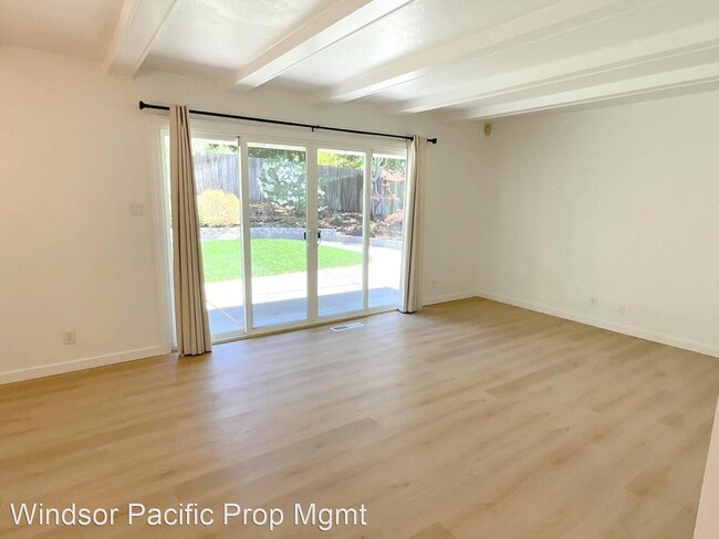 Building Photo - 4 br, 2 bath House - 1294 Candy Court