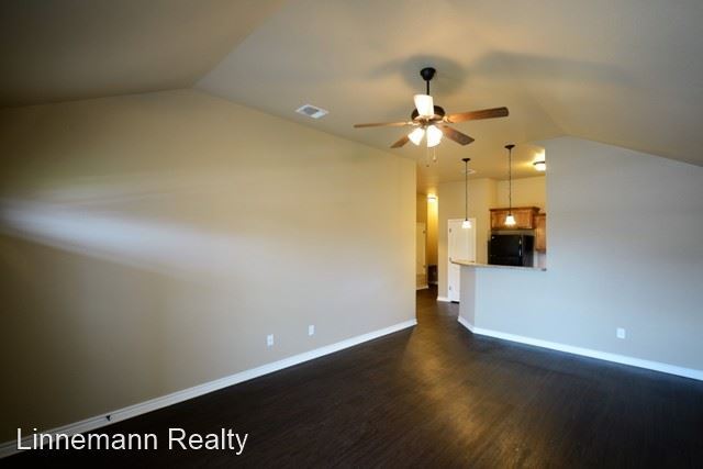 Building Photo - 3 br, 2 bath House - 501 B Sladecek Drive
