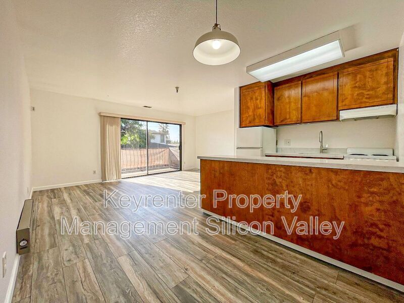 Primary Photo - 1568 Willowbrae Ave.