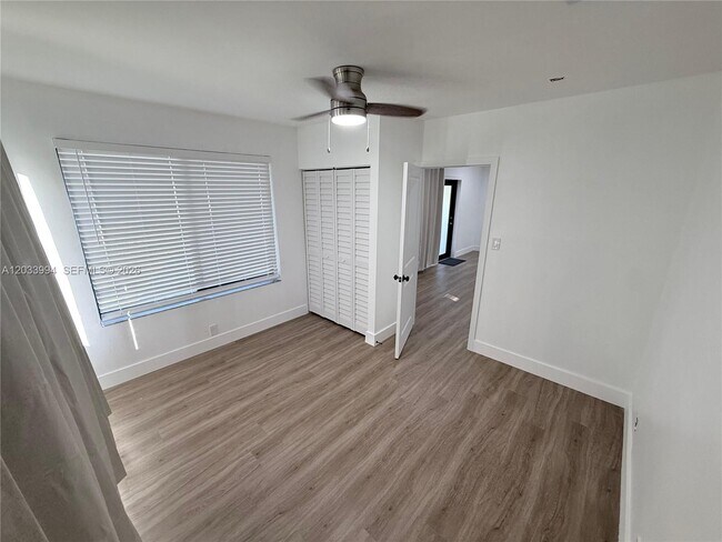 Foto del edificio - 2080 NE 172nd St