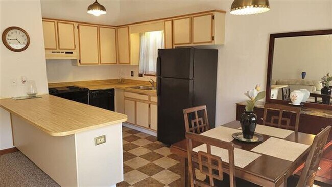 Foto del edificio - Cute 2 bedroom 1.5 bath townhome
