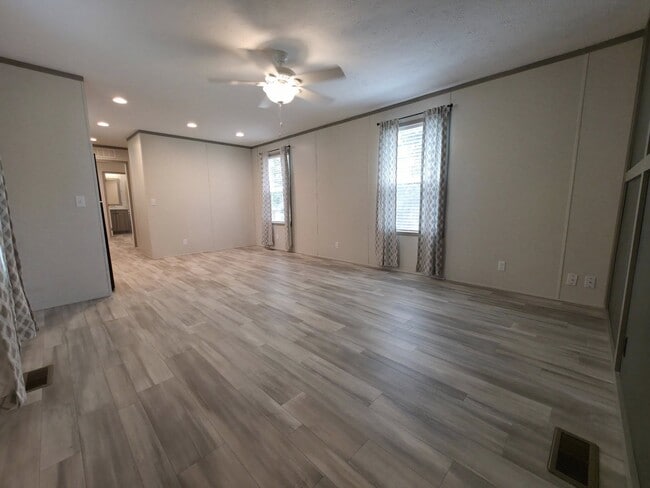 Building Photo - 1308 W Arlington Ave