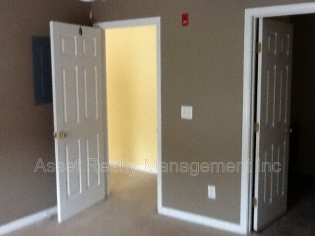 Foto del edificio - 1667 Maple View Way