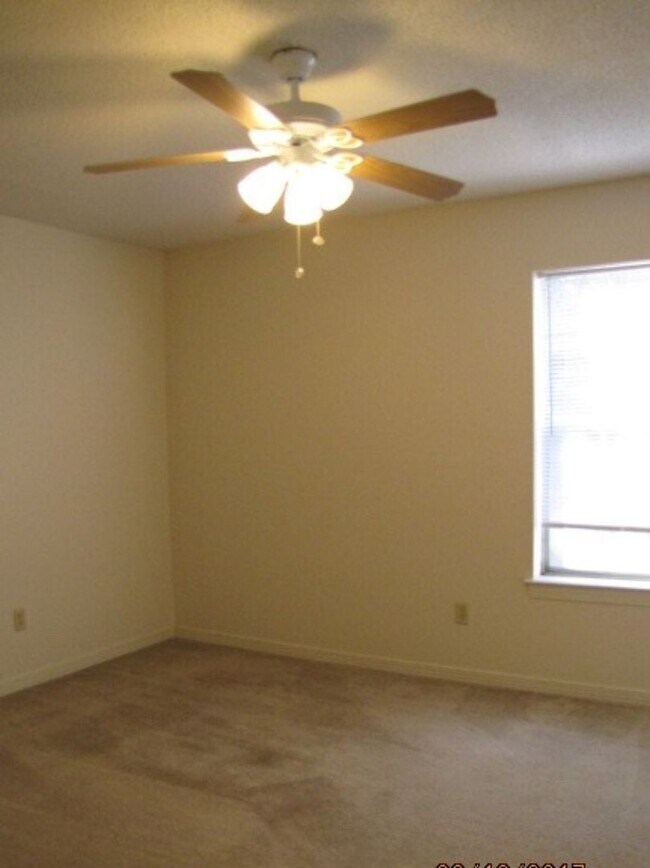 Foto del edificio - Two story townhome in Northeast Pensacola!