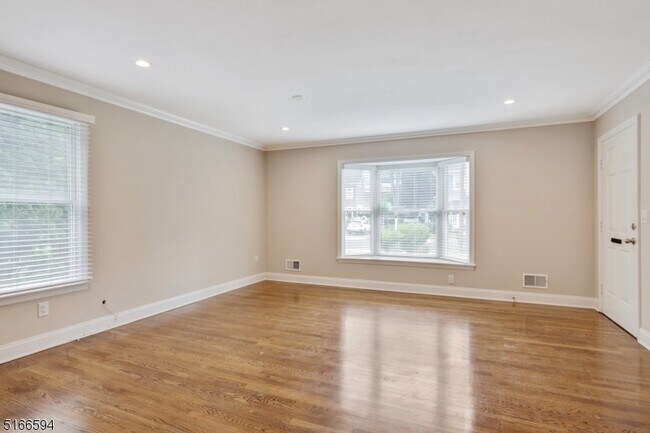 Foto del edificio - 23 Ruthven Pl