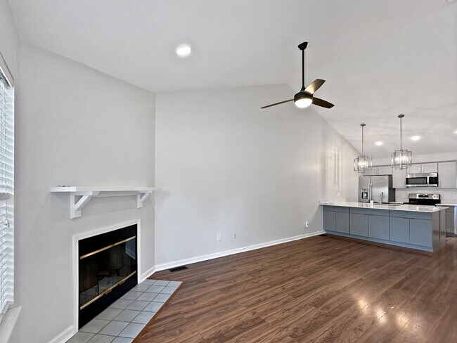 Foto del edificio - Fantastic 2BR / 2BA condo in prime West Kn...