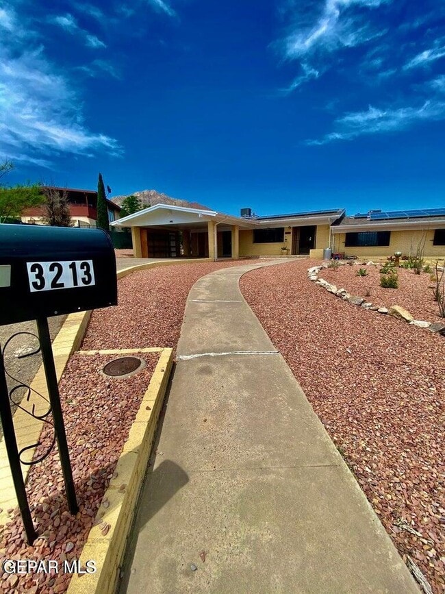 Building Photo - 3213 El Morro Rd