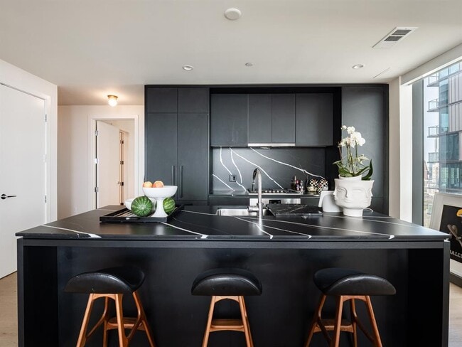 Building Photo - 44 East Ave