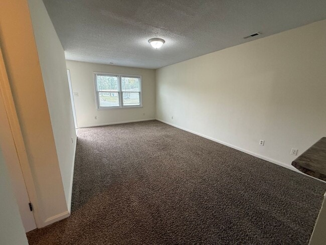 Building Photo - Nice 2 bedroom, 2 bath Duplex