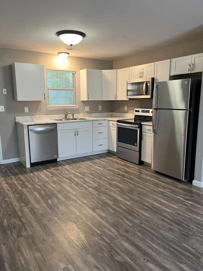 Building Photo - P4 - West Wood (Troy Duplex)