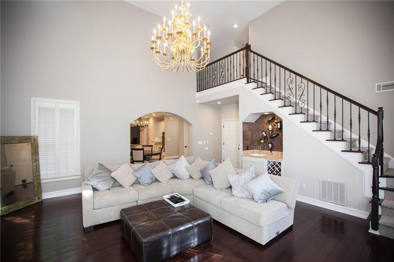 Primary Photo - 225 Masters View Ct