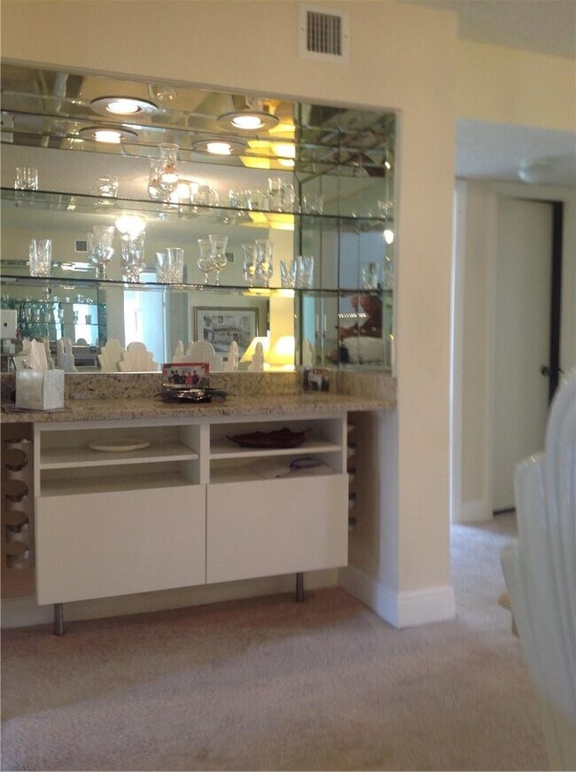 Foto del edificio - 2265 SW 15th St