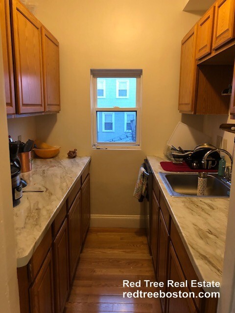 Building Photo - 40 Orchard Rd