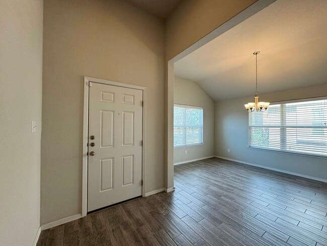 Building Photo - 295 Rimrock Ct