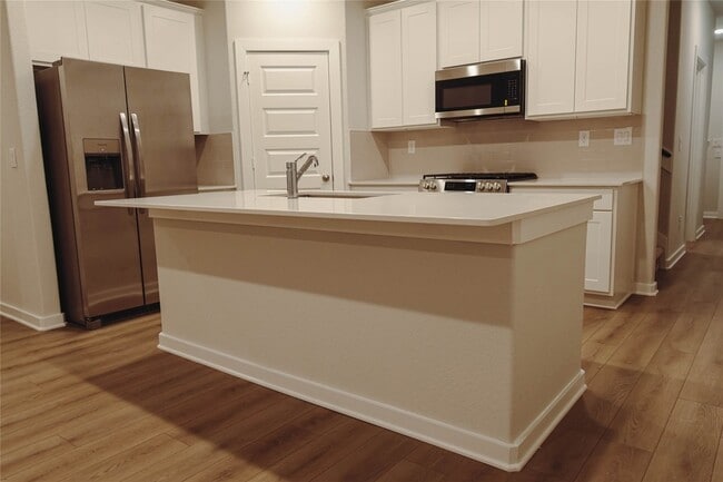 Building Photo - 8582 Blueberry Ash St