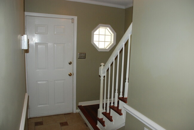 Foto del edificio - 3 Bedroom, 2.5 bath house in Newport News-...