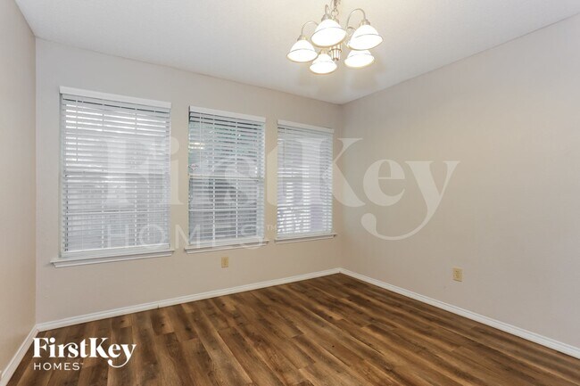 Building Photo - 714 Windridge Ln