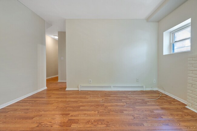 Foto del edificio - 4102 14th St NW