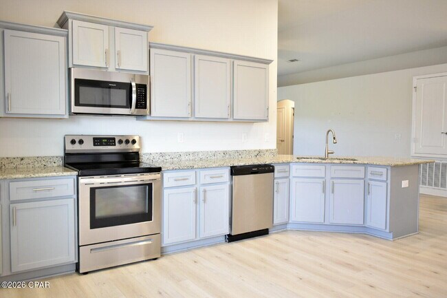 Building Photo - 3851 Redbud Wy