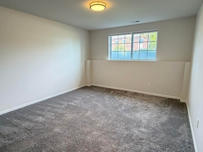Foto del edificio - 49623 Cherry Hill Rd