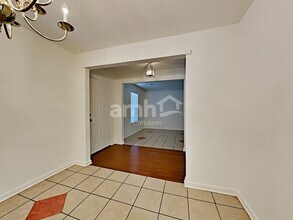 Building Photo - 2425 Edencrest Dr