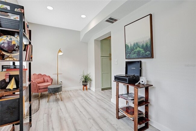 Photo - 1891 Oglesby Ave House