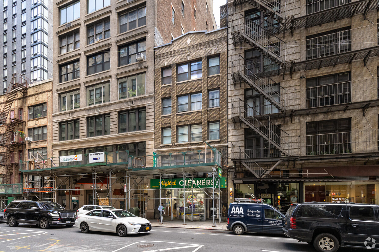 Primary Photo - 107 W 26th St