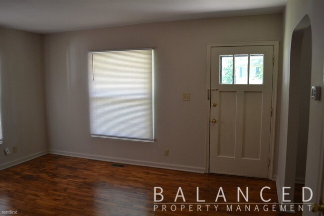Foto del edificio - 2 br, 1 bath House - 935 SW Watson Ave