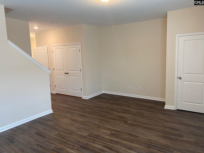 Foto del edificio - 421 Sharptail Dr